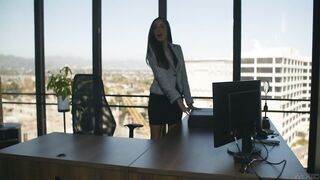 16 12 2022 Vanna Bardot – Privilege Scene 2