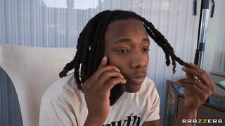 Trimzz: Episode 1 – Lila Hayes